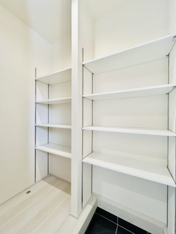 太田下田島町の収納|たっぷり収納できるシューズクローゼット付き◎