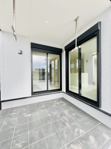 太田下田島町のその他|リビングから行き来できるテラス◎