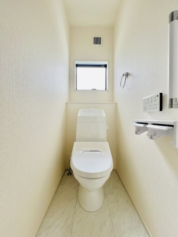太田下田島町のトイレ|清潔感のあるシンプルなトイレは２ヵ所に◎