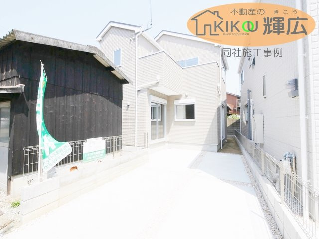 加古川市東神吉町西井ノ口1期（全1）新築の駐車場|同社施工例です。
