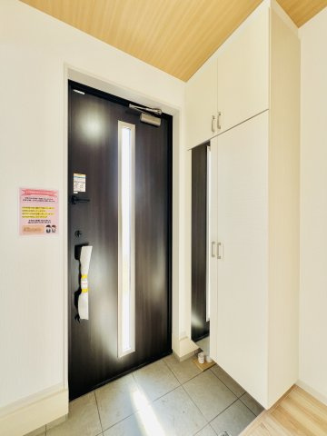 高崎市下豊岡町の玄関|履物の着脱もスムーズにできる玄関♪