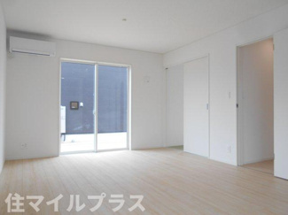 【居間・リビング】 | 矢吹町一本木新築一戸建て7棟 | こちらのリビングで趣味の時間をお楽しみください
