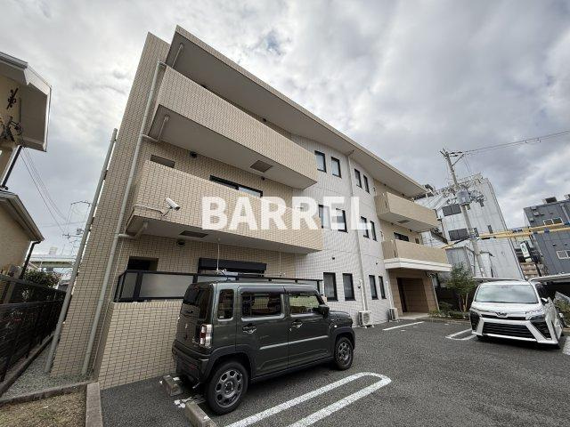 スローハスコートの外観