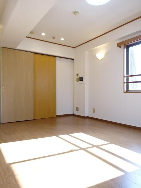 パレステュディオ三番町Ⅱの居間・リビング