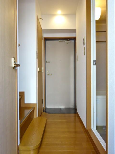 パレステュディオ三番町Ⅱの玄関