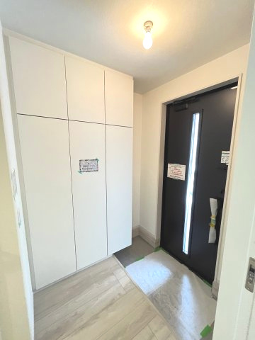 【玄関】 | 大野城市雑餉隈町2丁目1期　2号棟（全2棟）【仲介手数料無料・0円】 | 現地写真。