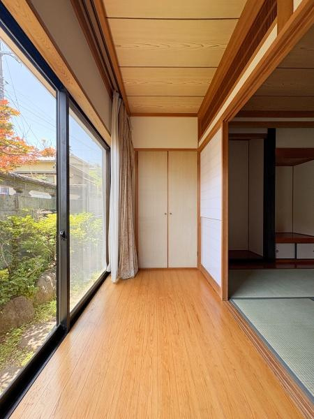 上宗方　中古のその他|庭を眺めながらくつろげる明るい広縁。和室とつながる落ち着いた空間で、四季を感じる暮らしを楽しめます。