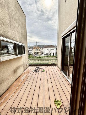 新田2丁目貸家のバルコニー