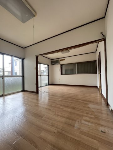 南観音1丁目Ｍ戸建の居間・リビング