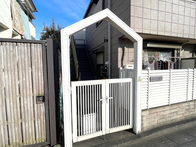 メゾン３２９のエントランス|★閑静な住宅地★