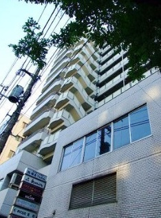 日興パレス東山の外観