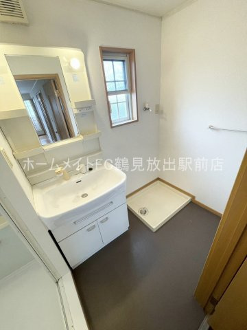 東大阪市三島２丁目のハイツの洗面所