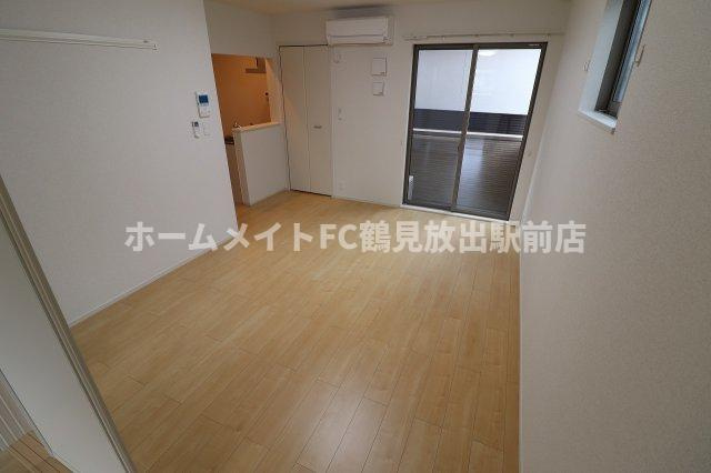 東大阪市稲田新町２丁目のアパートの居間・リビング