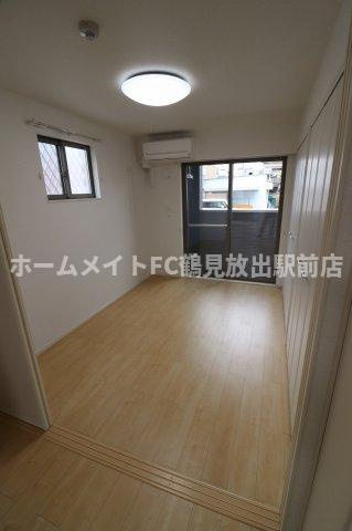 東大阪市稲田新町２丁目のアパートの洋室