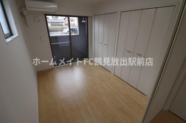 東大阪市稲田新町２丁目のアパートの洋室