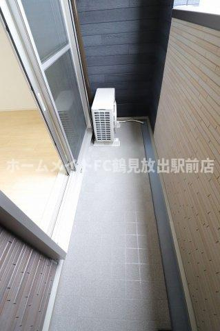 東大阪市稲田新町２丁目のアパートのバルコニー
