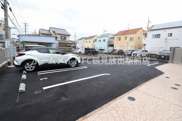 東大阪市稲田新町２丁目のアパートの駐車場