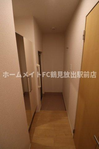 東大阪市稲田新町２丁目のアパートの玄関