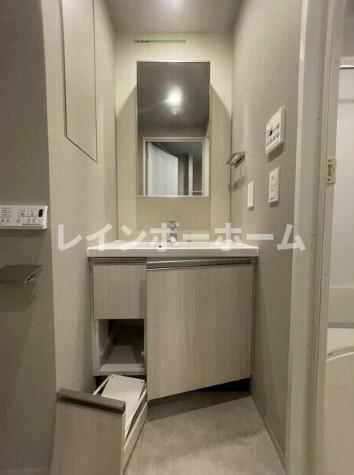 ウエリスアーバン住吉EASTの独立洗面台