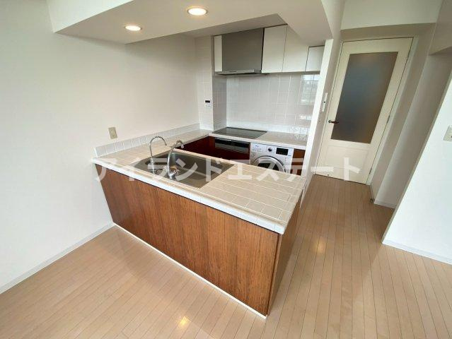 LANAI HERITAGE　浴室乾燥機　宅配BOX　新規ユニットバス設置のキッチン