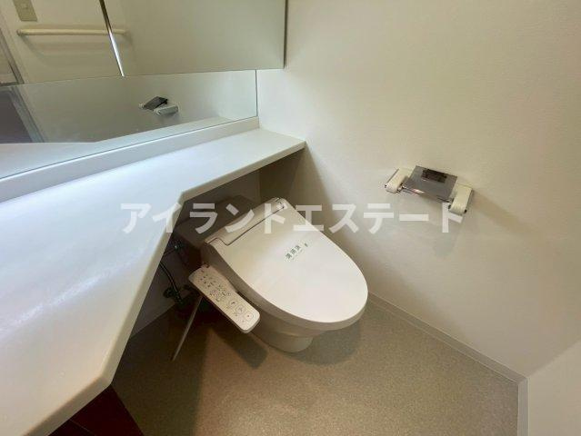 LANAI HERITAGE　浴室乾燥機　宅配BOX　新規ユニットバス設置のトイレ