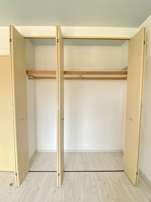 【居間・リビング】 | レニエ・ラ・ヴェルトゥ