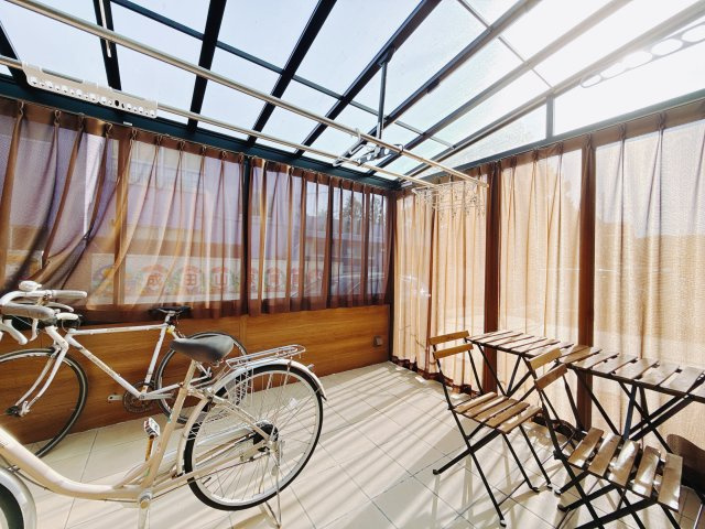 【中古戸建】高崎市成田町　のバルコニー|■サンルーム｜サンルームをご用意しております♪お洗濯物もしっかり乾く空間になっています♪