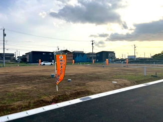 【外観】 | セレスティアルガーデン　土地　8号地　全12区画　巌根駅 | 8号地　約64坪　1180万円。建築条件なし。
土地面積58坪～最大73坪。土地価格1180万円～。
他の区画もご案内大歓迎です！お気軽にお問合せ下さい♪
（一部建築条件付き　区画10、11、12）