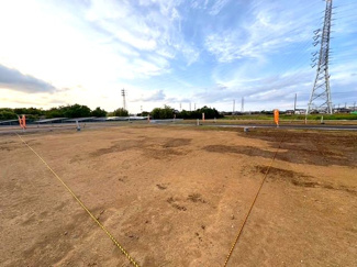 【外観】 | セレスティアルガーデン　土地　8号地　全12区画　巌根駅 | 8号地　約64坪　1180万円。建築条件なし。
土地面積58坪～最大73坪。土地価格1180万円～。
他の区画もご案内大歓迎です！お気軽にお問合せ下さい♪
（一部建築条件付き　区画10、11、12）