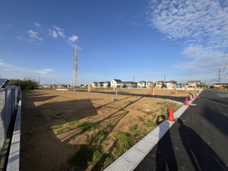 【外観】 | セレスティアルガーデン　土地　8号地　全12区画　巌根駅 | 8号地　約64坪　1180万円。建築条件なし。
土地面積58坪～最大73坪。土地価格1180万円～。
他の区画もご案内大歓迎です！お気軽にお問合せ下さい♪
（一部建築条件付き　区画10、11、12）