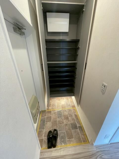 目白テラスドハウスの玄関