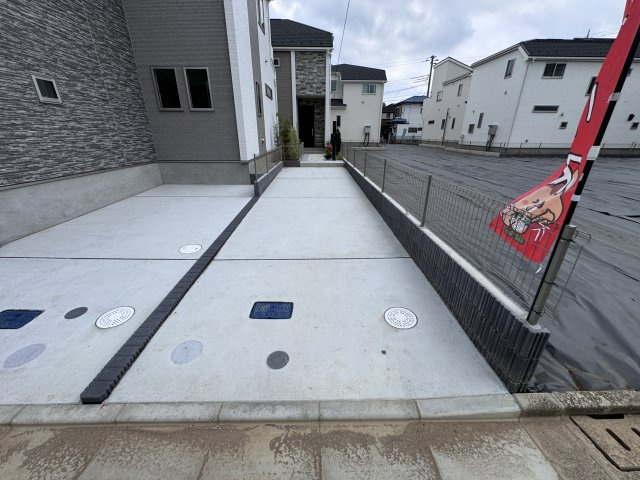 松戸市新松戸６丁目新築戸建【新松戸南小学校：4分】の駐車場|2-F号棟駐車スペース・縦列2台駐車可