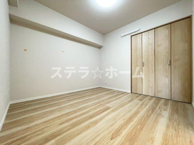 豊中緑ヶ丘サンハイツB棟の洋室|明るい洋室です