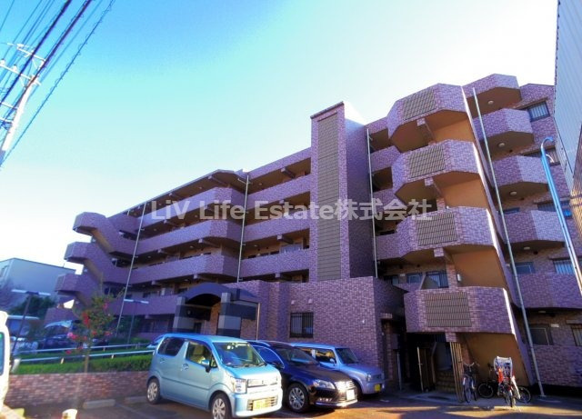 エマーレ保谷　（旧ティースガーデンホウヤ）の外観