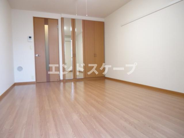 リバージュの居間・リビング|洋室
高崎、前橋のお部屋探しはエンドスケープまで！お客様の理想お聞かせ下さい♪