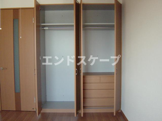 リバージュの収納|クローゼット
高崎、前橋のお部屋探しはエンドスケープまで！お客様の理想お聞かせ下さい♪