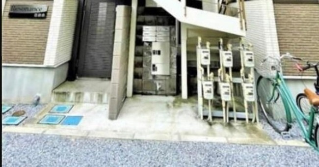 レゾナンス西新井のエントランス