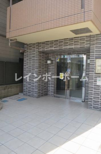 アトラスカーロ浦和常盤弐番館のエントランス