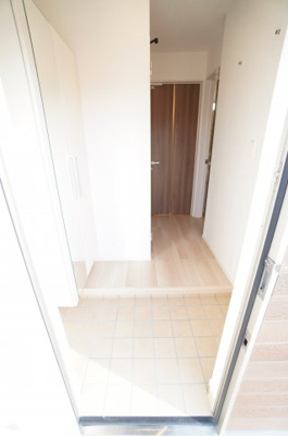 【玄関】 | シルバンハウスA | ※同物件・同タイプの写真です。