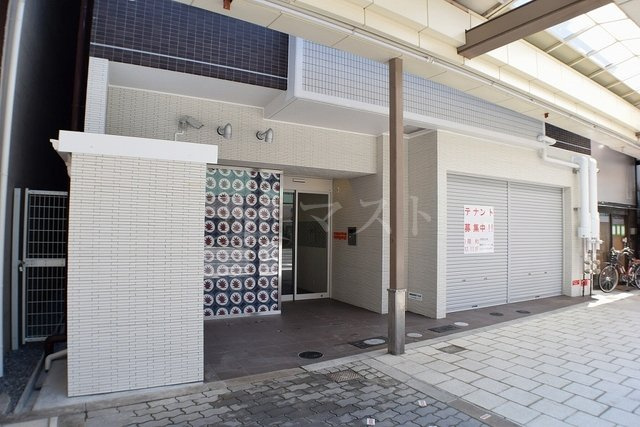 大阪市中央区内久宝寺町４丁目の賃貸マンションのエントランス