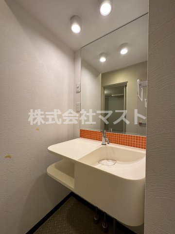 大阪市中央区内久宝寺町４丁目の賃貸マンションの洗面所