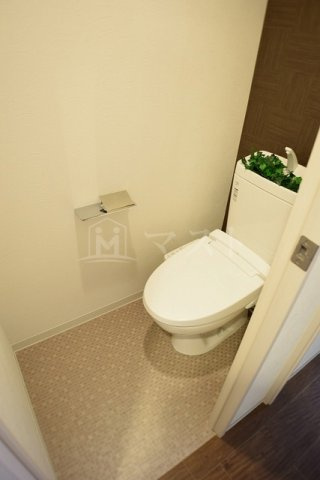 大阪市中央区内久宝寺町４丁目の賃貸マンションのトイレ|ウォシュレット付