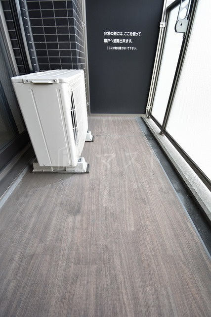 大阪市中央区北久宝寺町２丁目の賃貸マンションのバルコニー