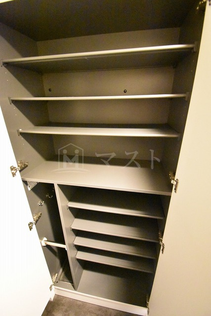 大阪市中央区北久宝寺町２丁目の賃貸マンションの玄関