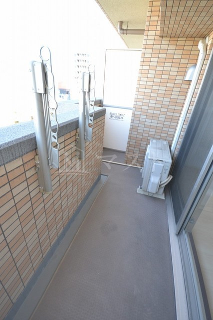 大阪市中央区島町１丁目の賃貸マンションのバルコニー