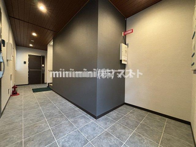 大阪市中央区上本町西２丁目の賃貸マンションのロビー