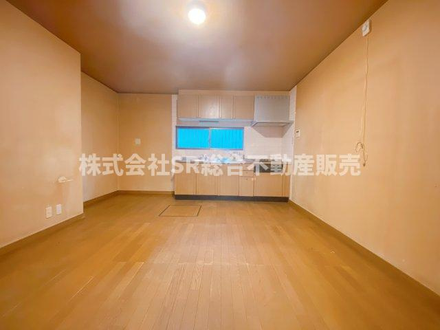 六万寺町1丁目中古戸建の居間・リビング|ゆったり過ごせる居間です