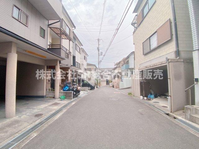 六万寺町1丁目中古戸建の前面道路含む現地写真|前面道路含む現地写真です