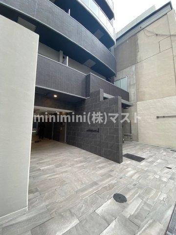 大阪市中央区瓦町２丁目の賃貸マンションのエントランス
