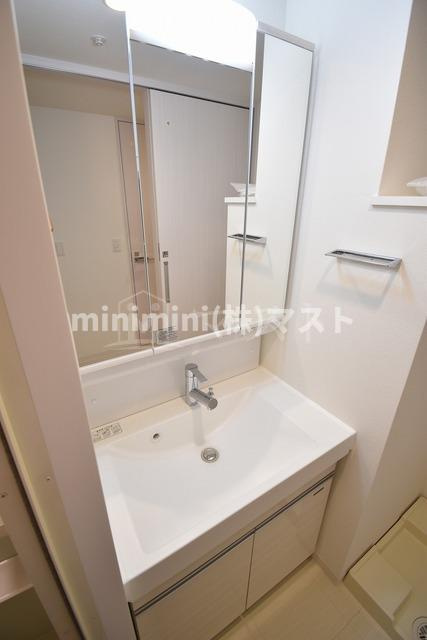 大阪市中央区和泉町２丁目の賃貸マンションの洗面所